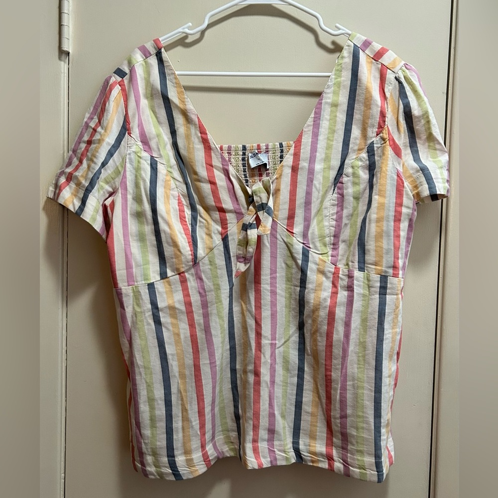 Old Navy Tie front Short Sleeve Top